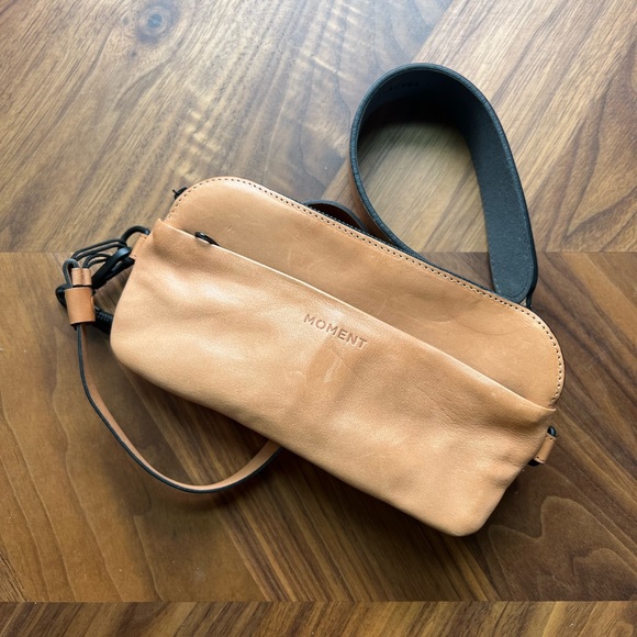 Moment Leather Crossbody Wallet - Picture 10 of 10